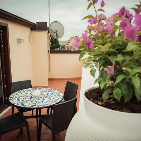 La Terrazza Dei Gemelli - Casa Vacanze Venosa Exterior photo